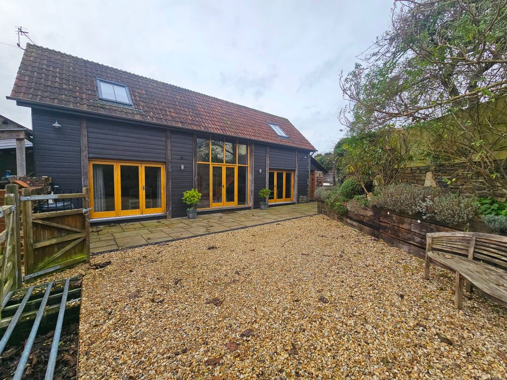 Property photo 1 of 23