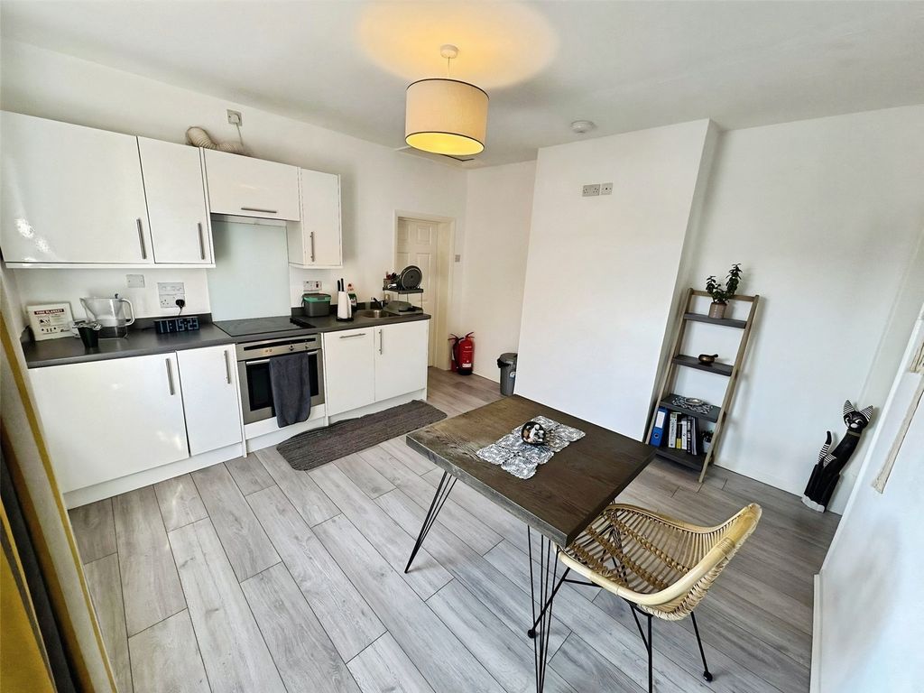 Property photo 2 of 8 Pbox-Img.Jpg