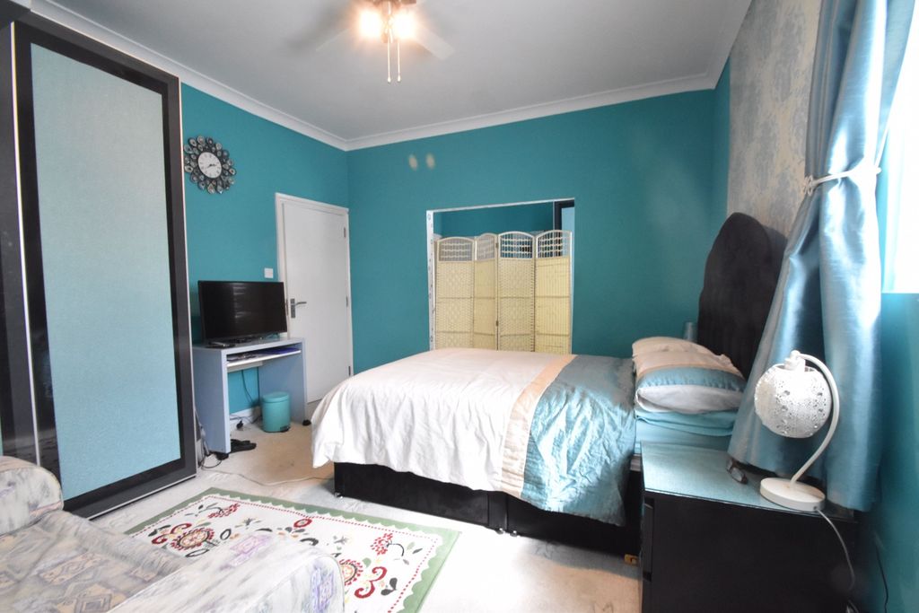 Property photo 3 of 18 4070433