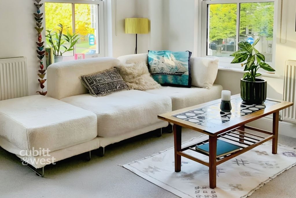 Property photo 3 of 15 9F193459-1 (1)