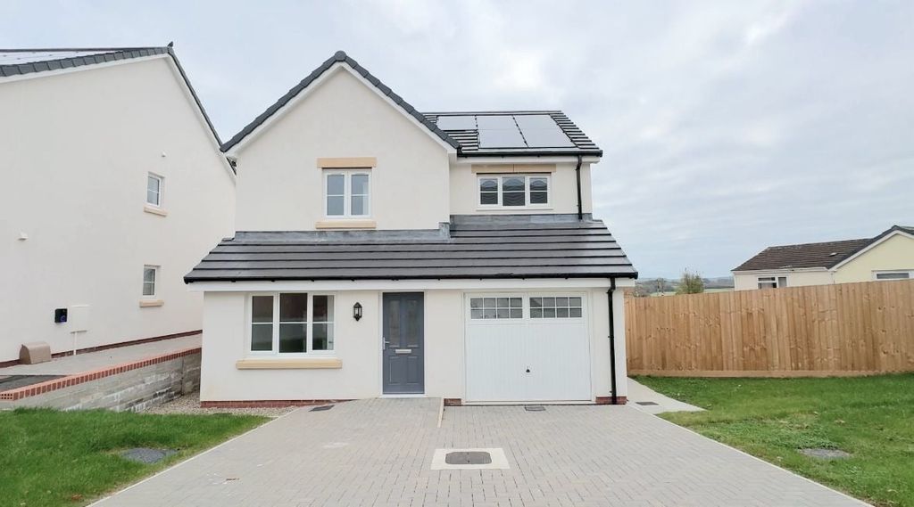 Property photo 2 of 28