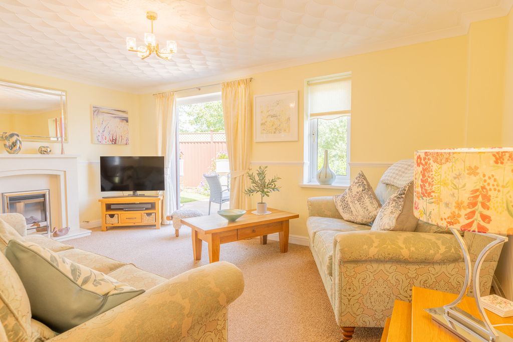 Property photo 2 of 35