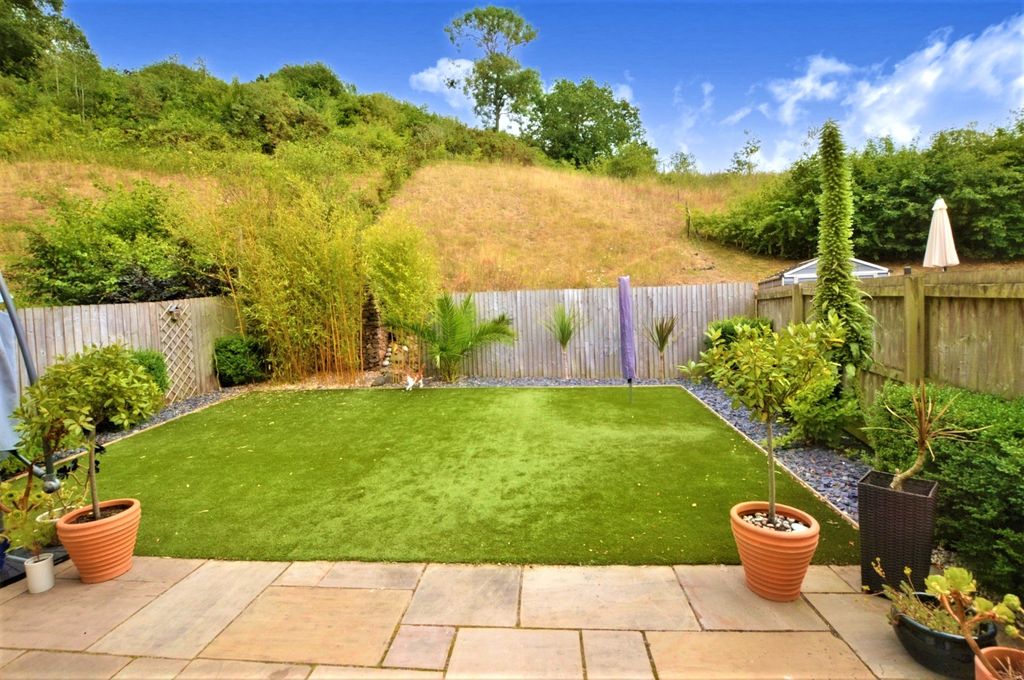 Property photo 3 of 16 Rear Gardens