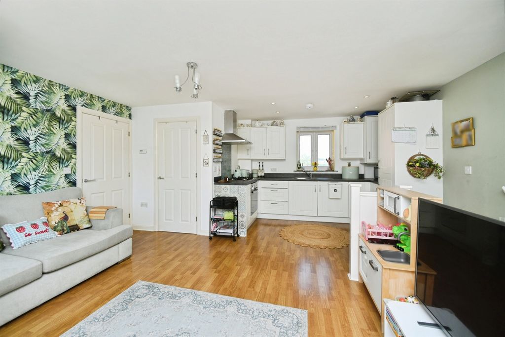 Property photo 3 of 16