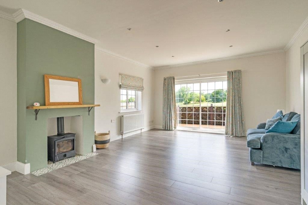 Property photo 2 of 25 Sitting Room