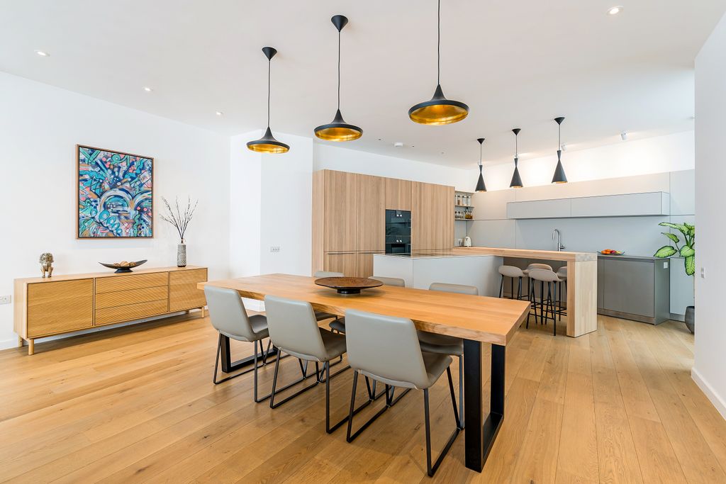 Property photo 1 of 17 Reception Room
