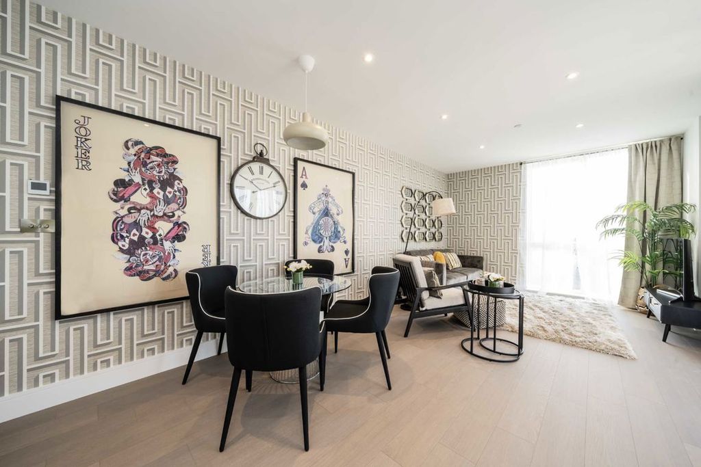 Property photo 3 of 8