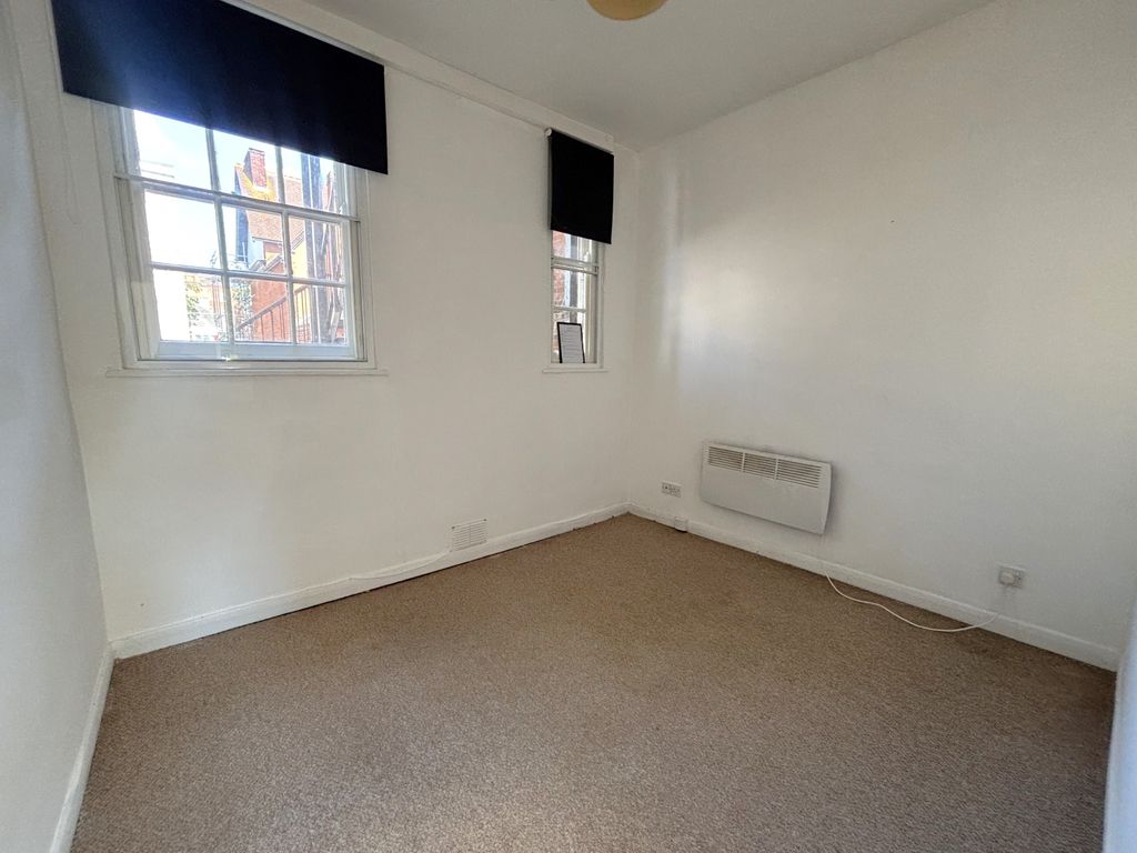 Property photo 3 of 6