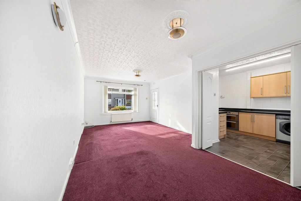 Property photo 3 of 23 Lounge / Diner