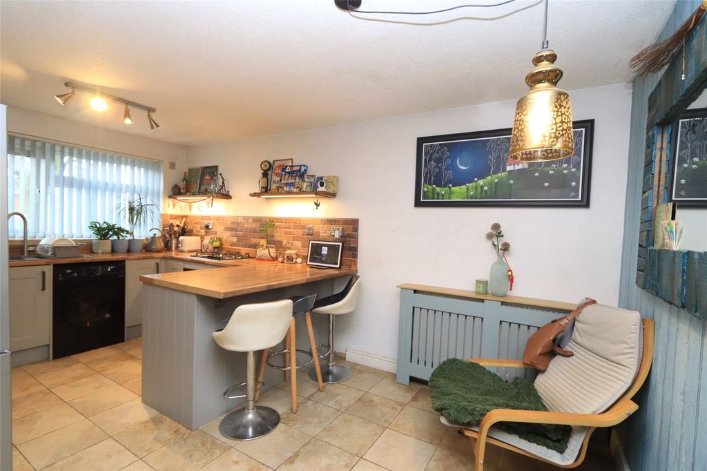 Property photo 2 of 12 Kitchen Diner