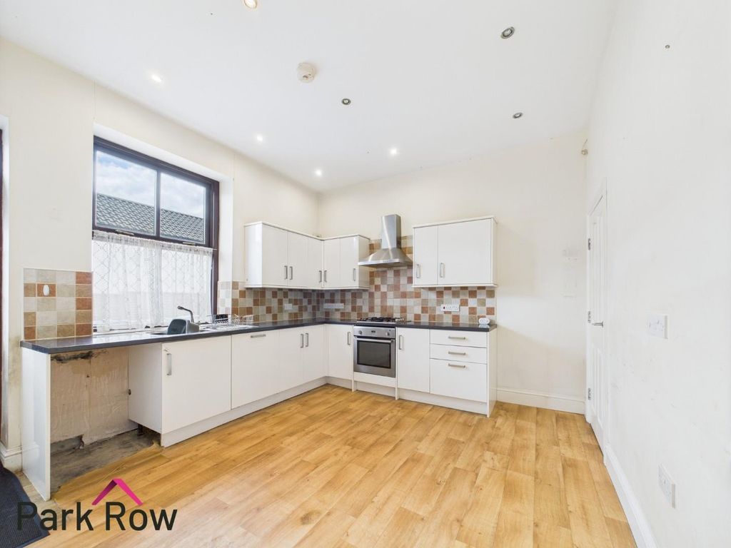 Property photo 3 of 12 Kitchen/Diner