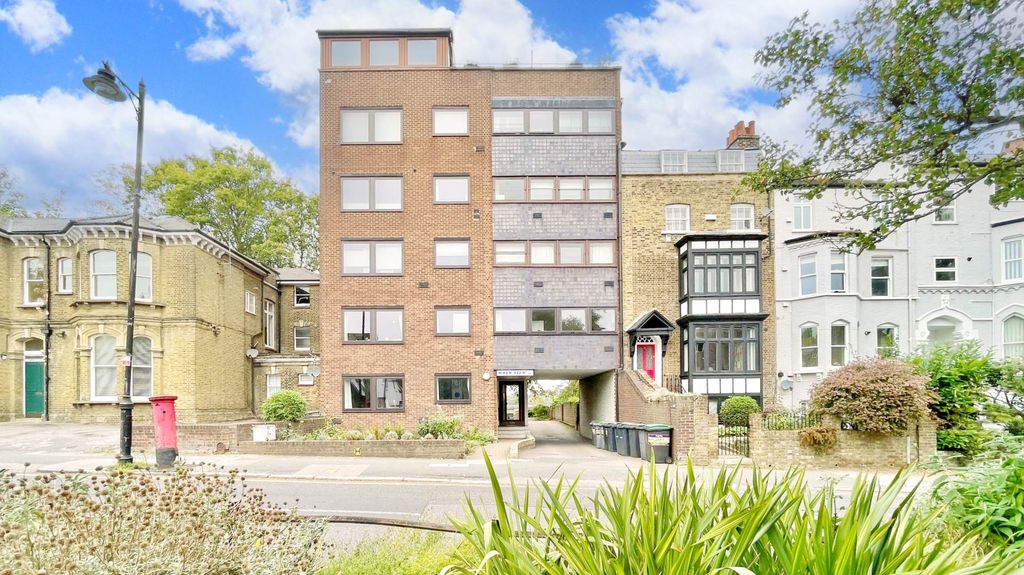 Property photo 2 of 10