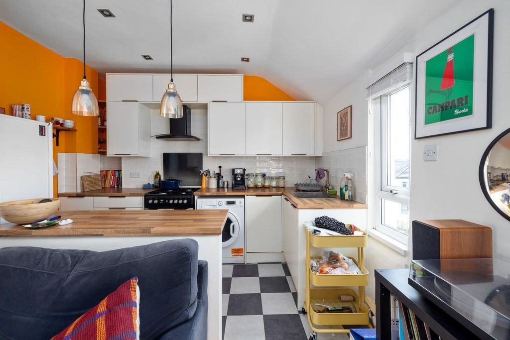 Property photo 1 of 16 Char8478.Jpg