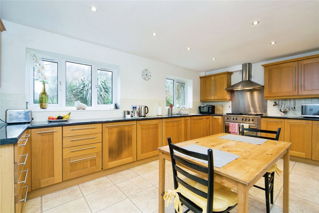 Property photo 3 of 32 Picture No. 05