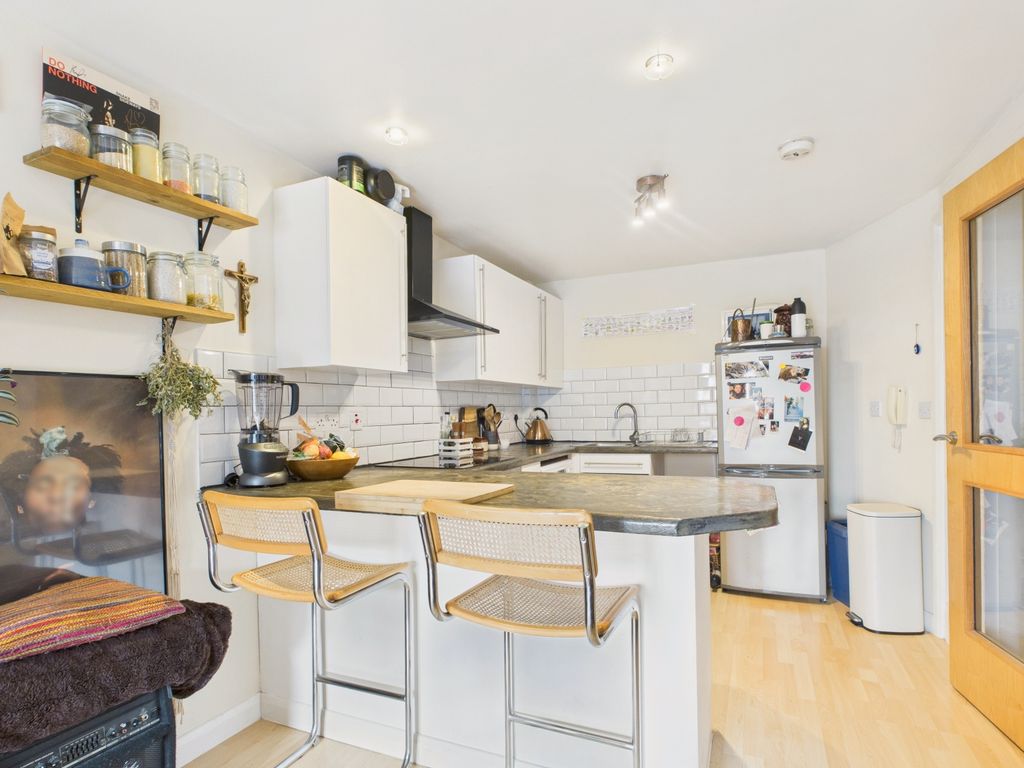 Property photo 2 of 5 Cam05532G0-Pr0007-Still002