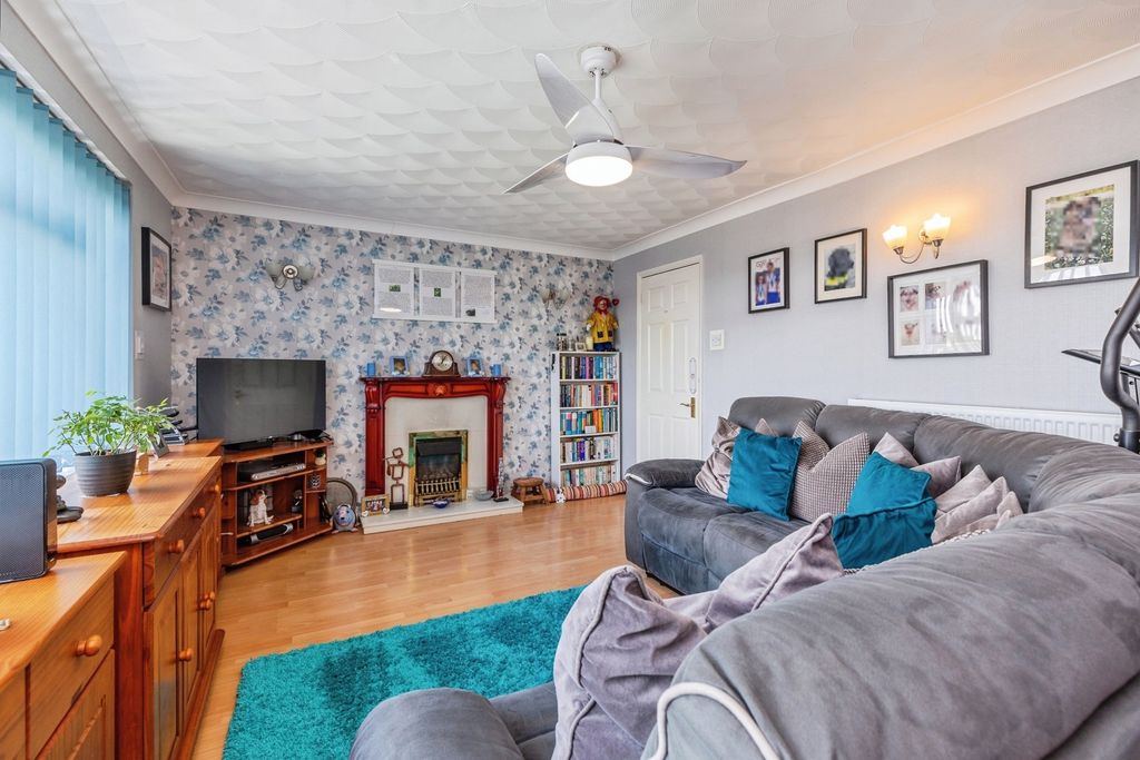 Property photo 3 of 16 Pbox-Img.Jpg