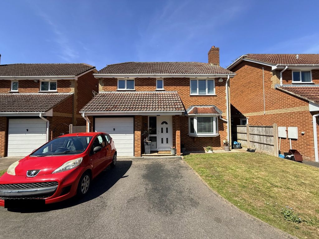 Property photo 1 of 21 Front Aspect