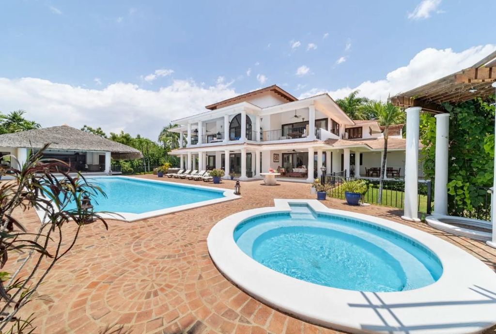 Property photo 2 of 14