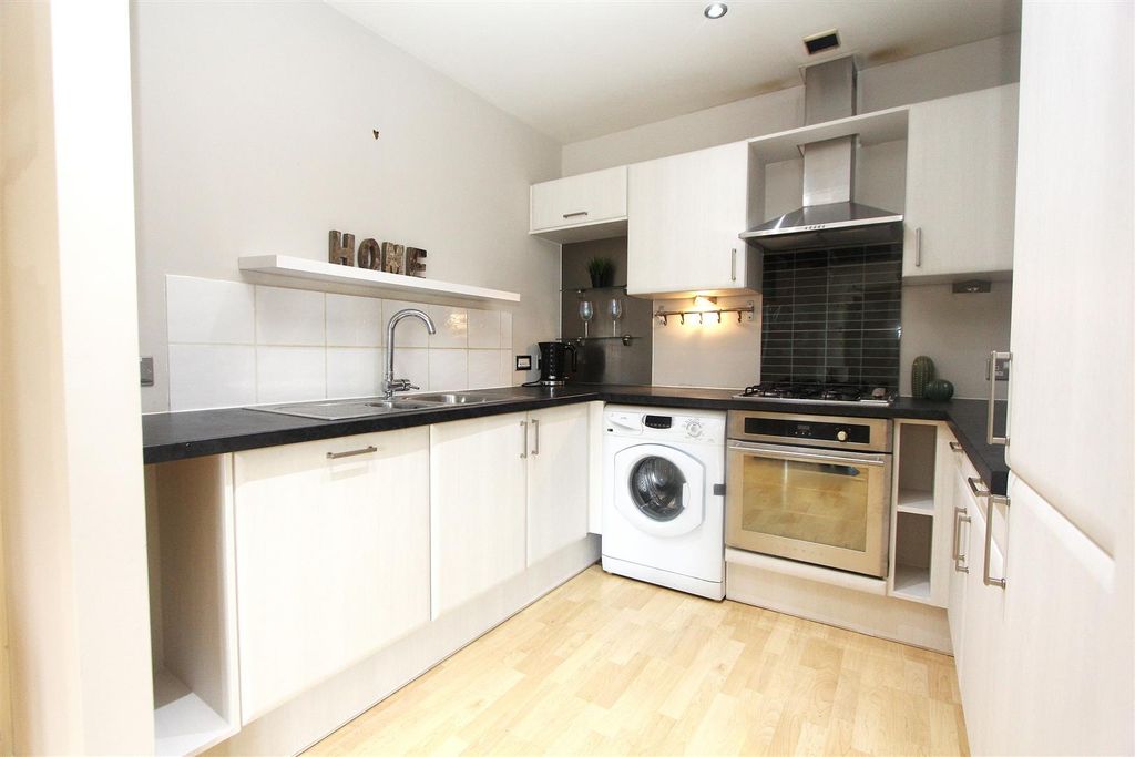 Property photo 3 of 9 Kitchen 2 .Jpg