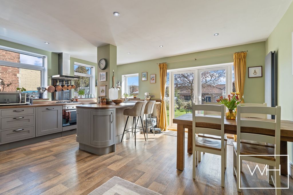 Property photo 3 of 20 12 Walden Avenue Scawthorpe 05_297