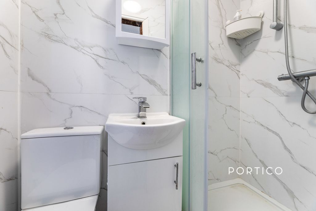 Property photo 3 of 9 Photo