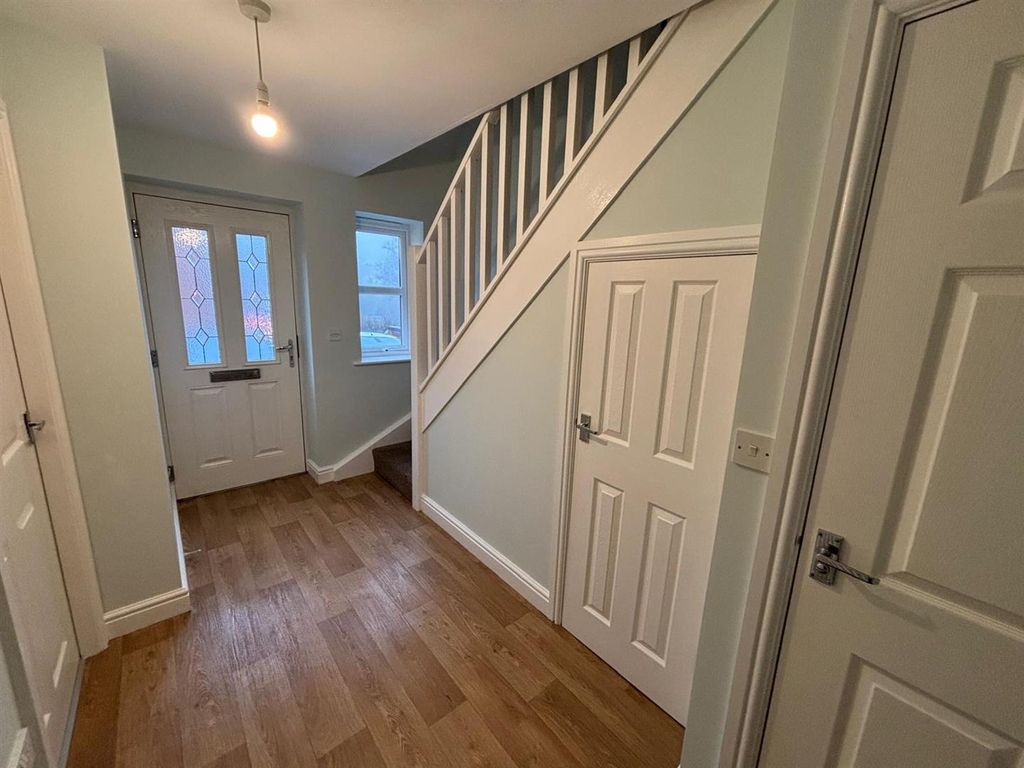 Property photo 2 of 8 Burntwood Mews Hallway.Jpeg