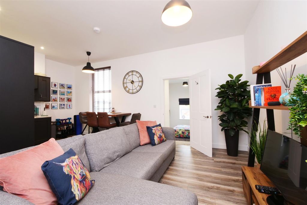 Property photo 2 of 14 Pnmb0037.Jpg