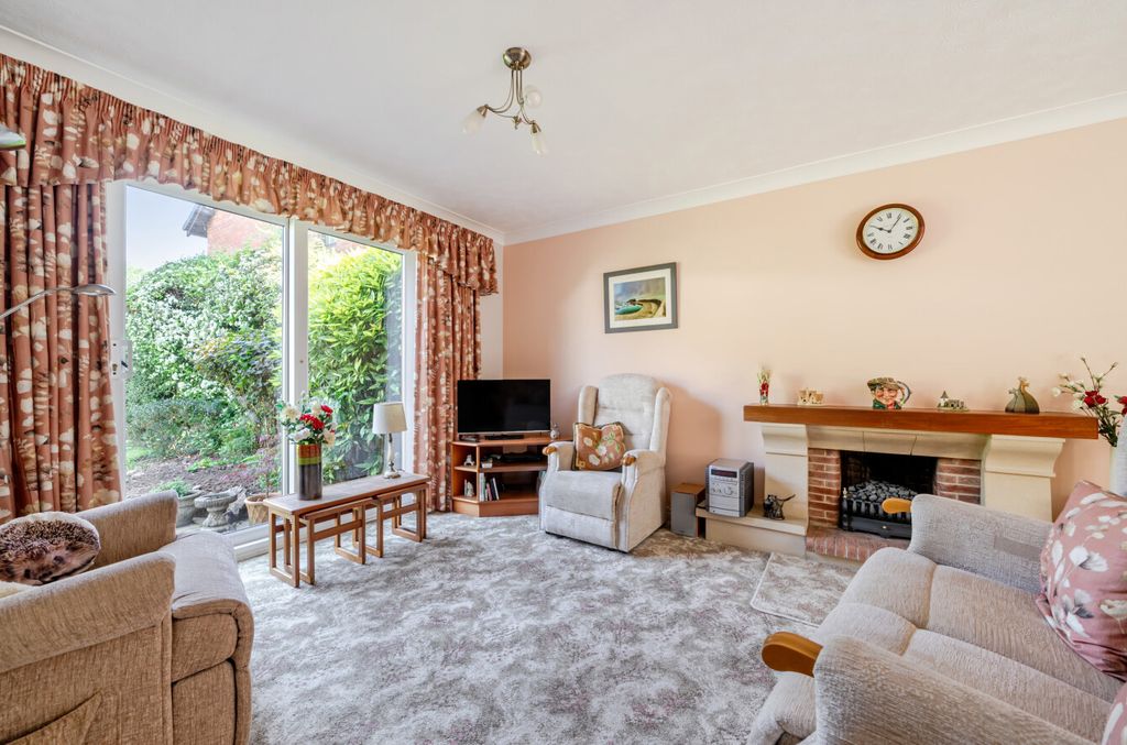 Property photo 3 of 20 1459226-13-6A1747...