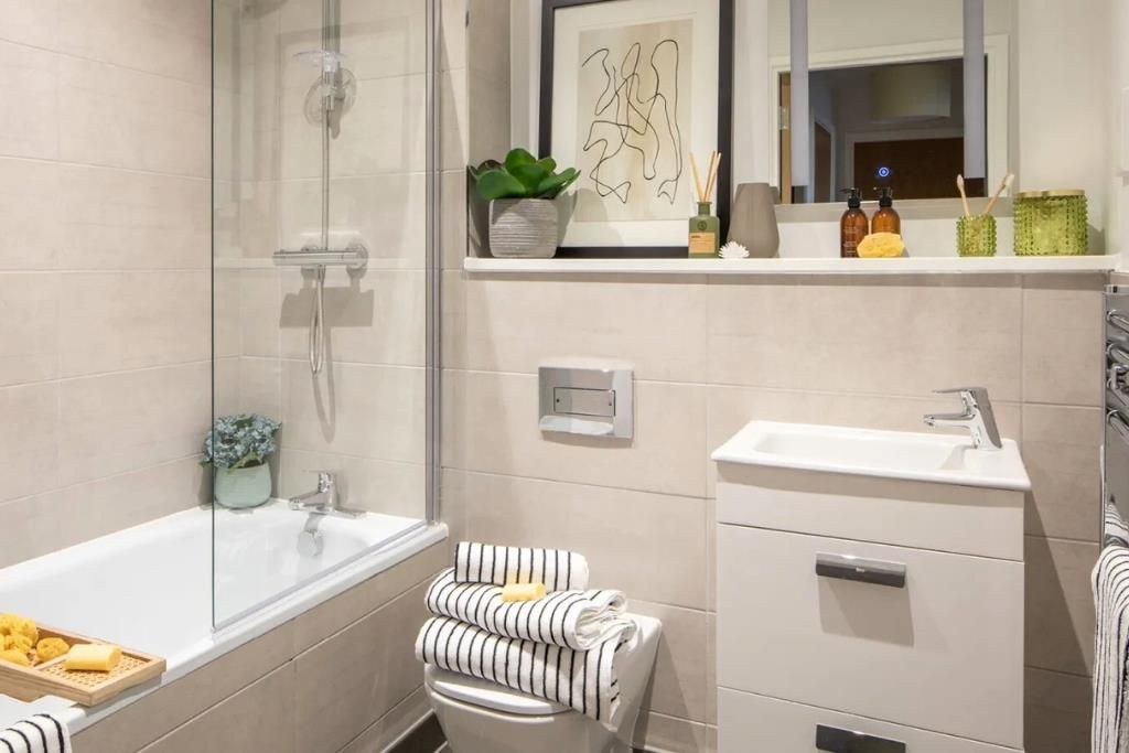 Property photo 3 of 9 Salford Quays - 6.Jpg