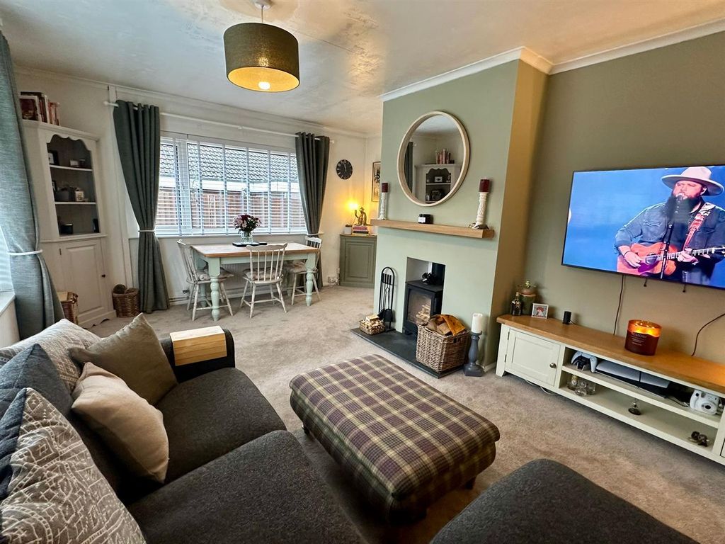 Property photo 2 of 12