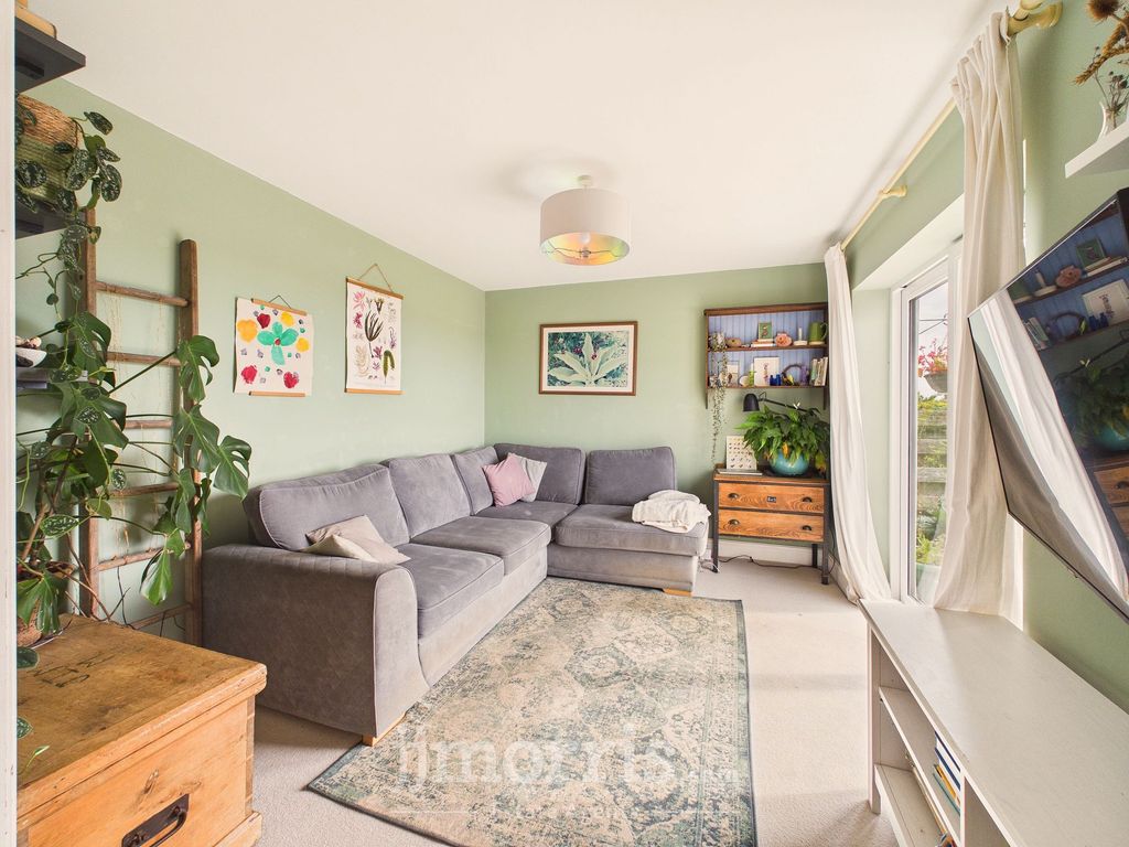 Property photo 3 of 35