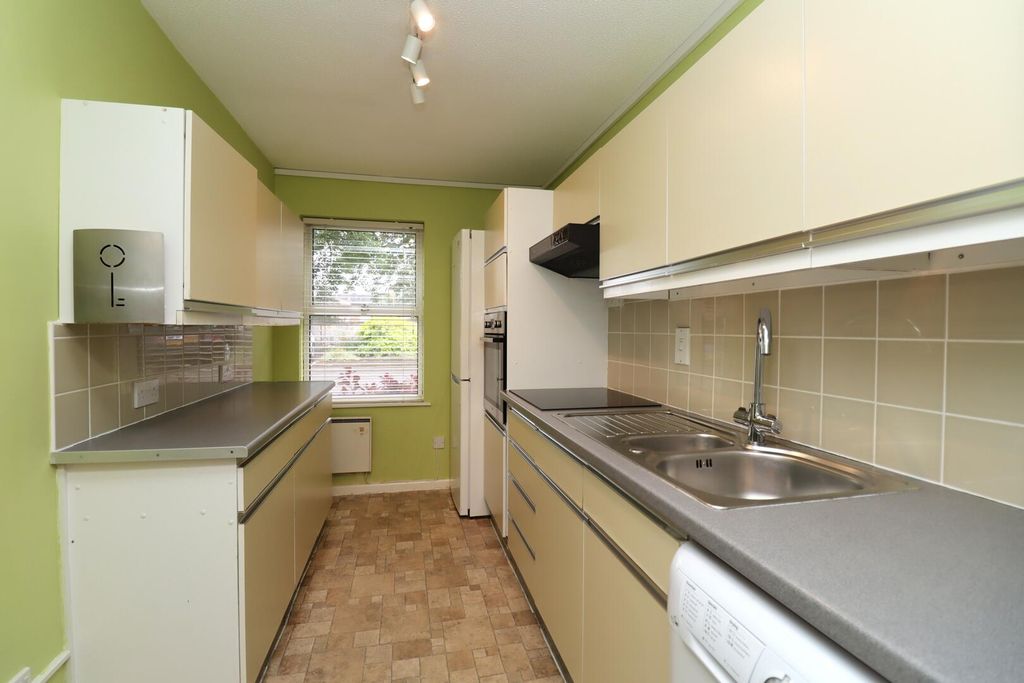 Property photo 3 of 15 Kitchen