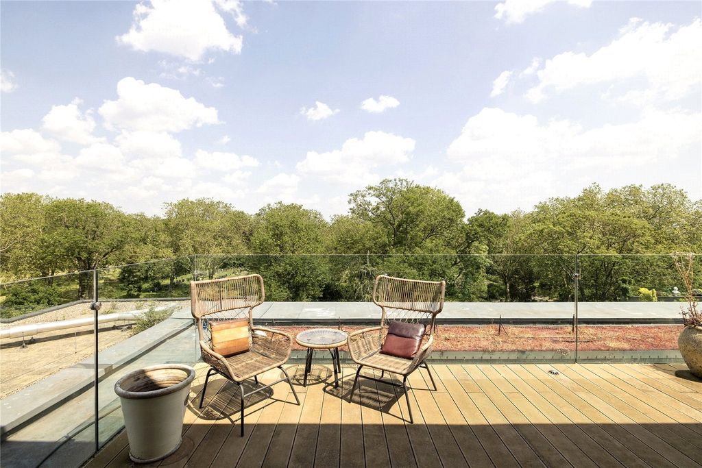 Property photo 2 of 8 Picture No. 03