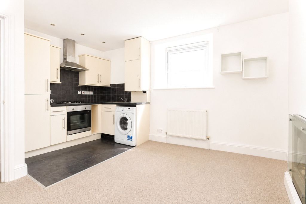 Property photo 2 of 7 Picture No. 06
