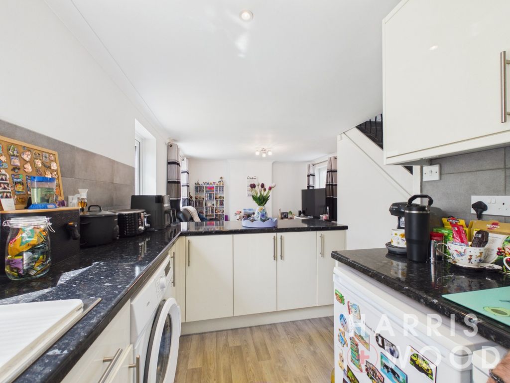 Property photo 2 of 18 5142812