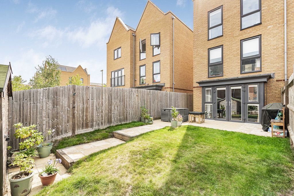 Property photo 2 of 13