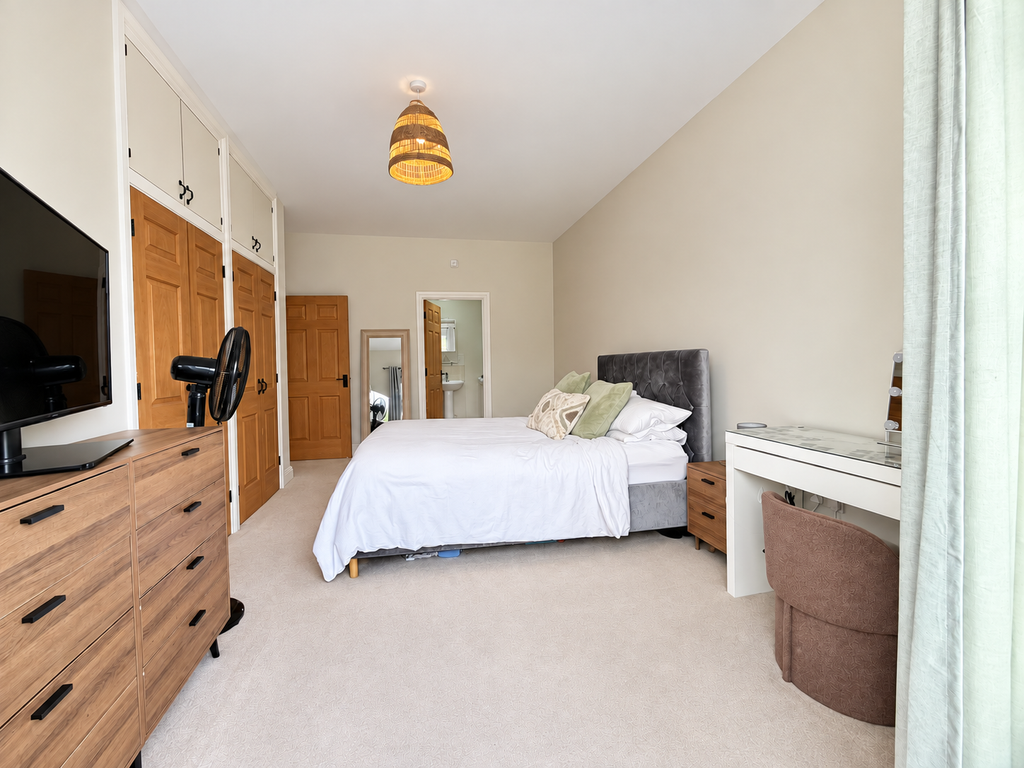 Property photo 2 of 16 0287