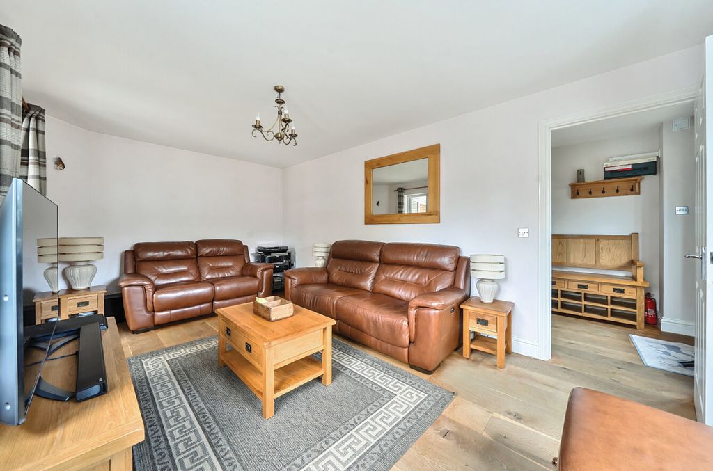 Property photo 3 of 18 1340417-17-689E27...