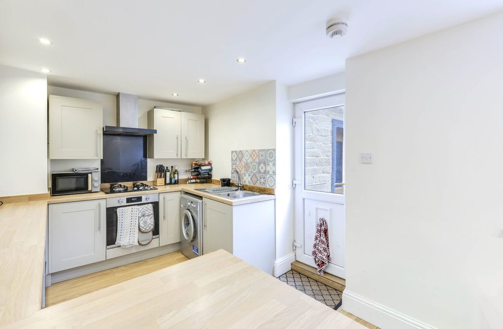 Property photo 2 of 12 Picture No. 04