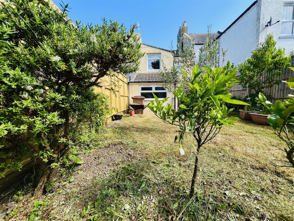 Property photo 1 of 21