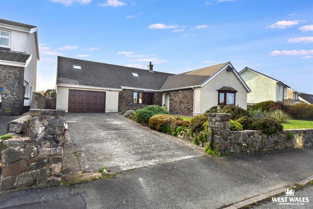 Property photo 1 of 28 28 (1).Jpg