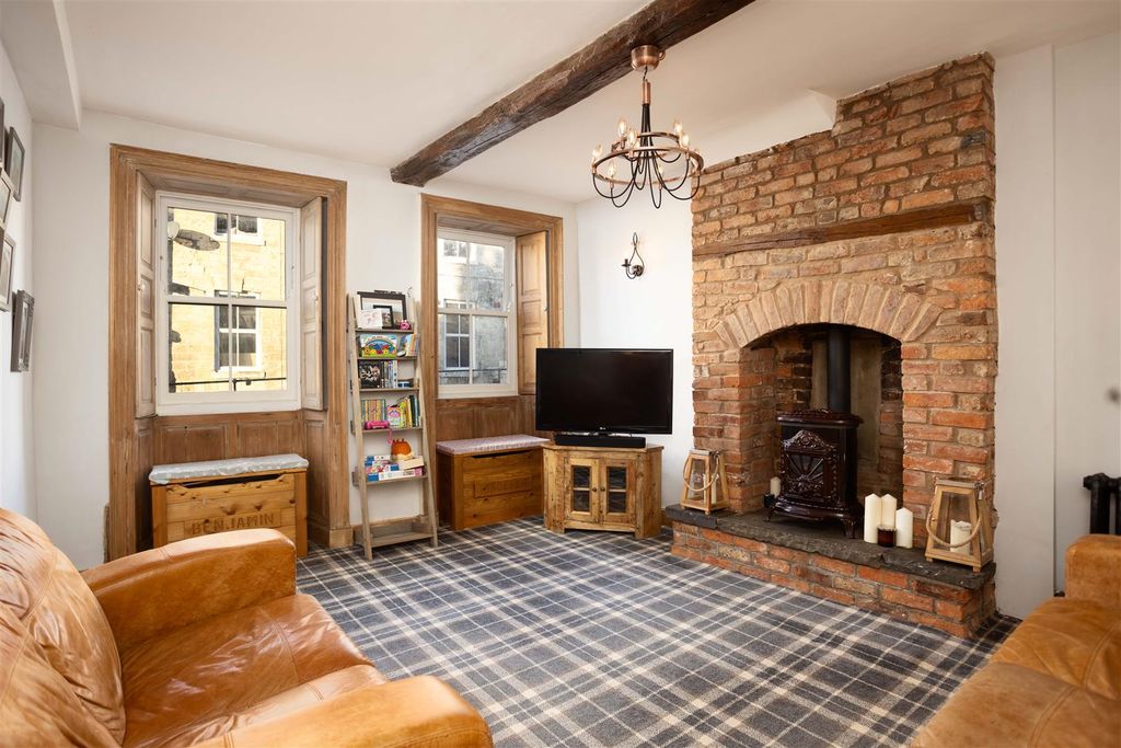 Property photo 3 of 18 00008.Jpg