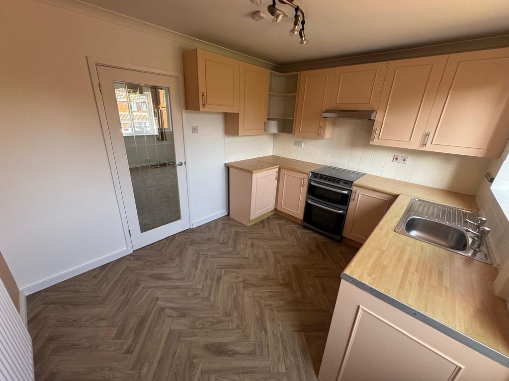 Property photo 3 of 17 Image