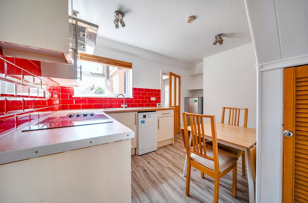 Property photo 3 of 11 Kitchen/Breakfast Rm