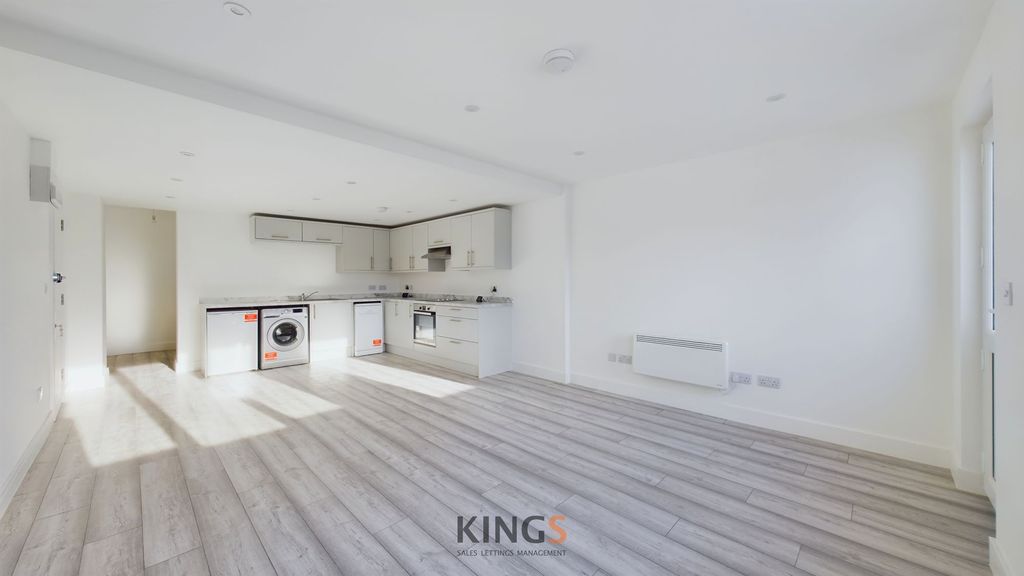 Property photo 1 of 7 Studio