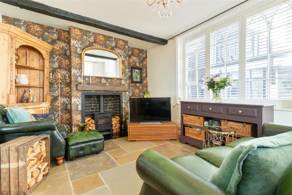 Property photo 2 of 20 Living Room..Jpg