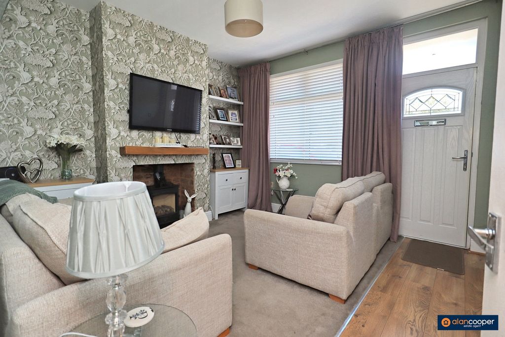 Property photo 3 of 28 4512055