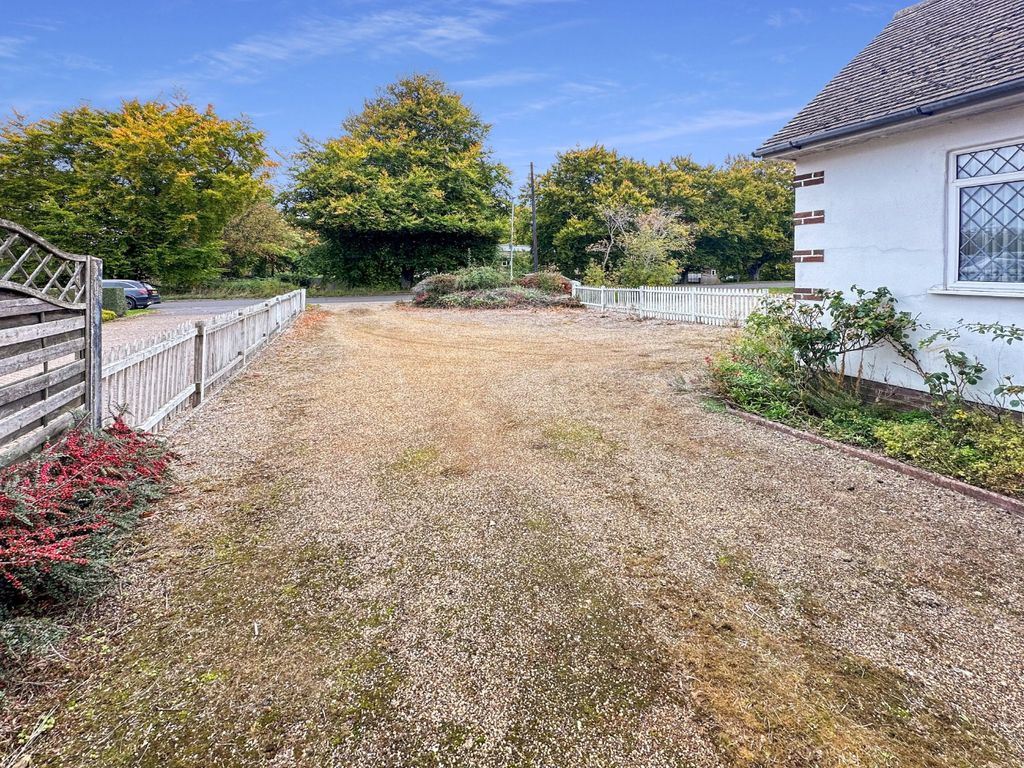 Property photo 2 of 32 4018442