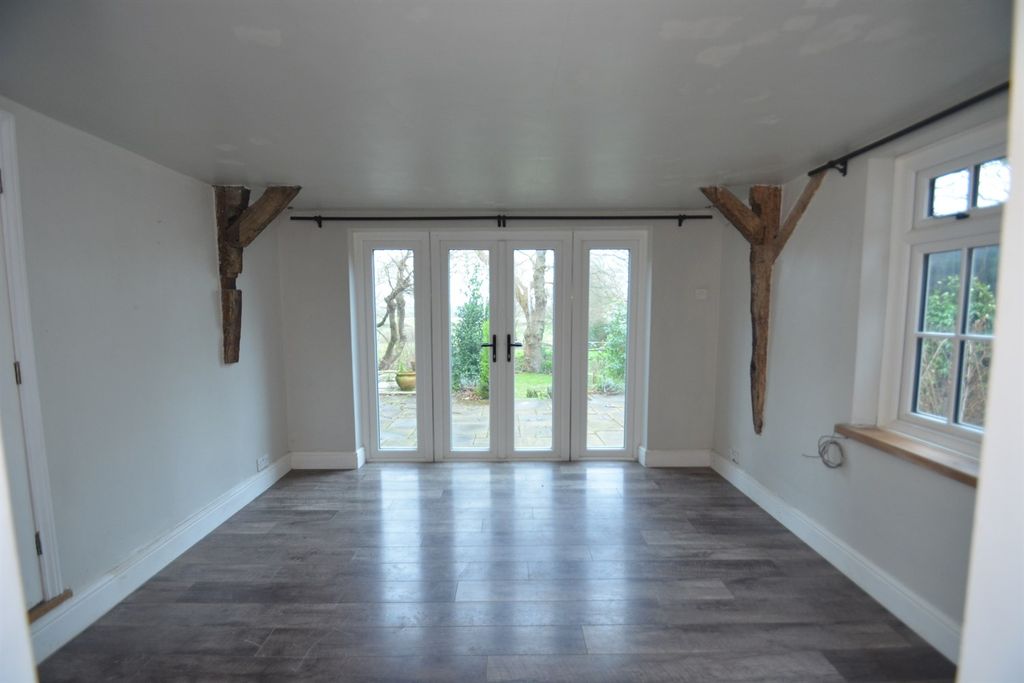Property photo 3 of 8 Dining Room