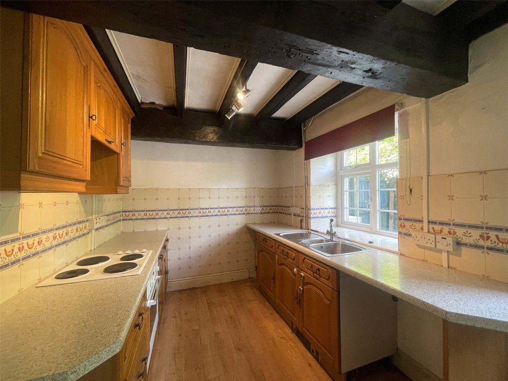 Property photo 3 of 9 Kitchen